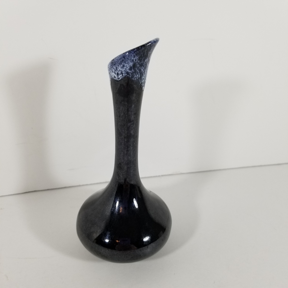 Van Briggle Bud Vase Art Pottery Midnight Blue Two-Tone Drip Glaze 6.5 Inches - Picture 3 of 4